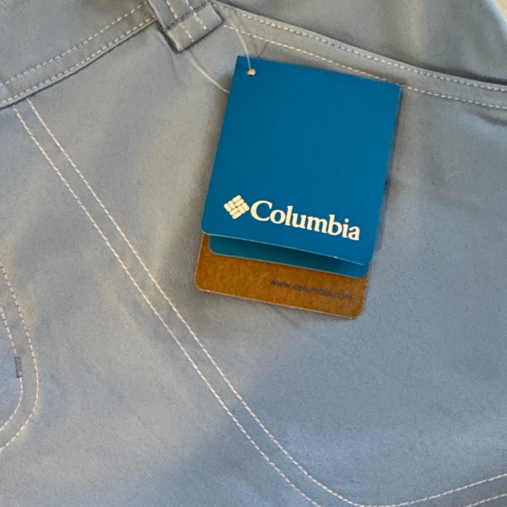 Columbia Women's Sky Blue Bermudas - Picture 3 of 6